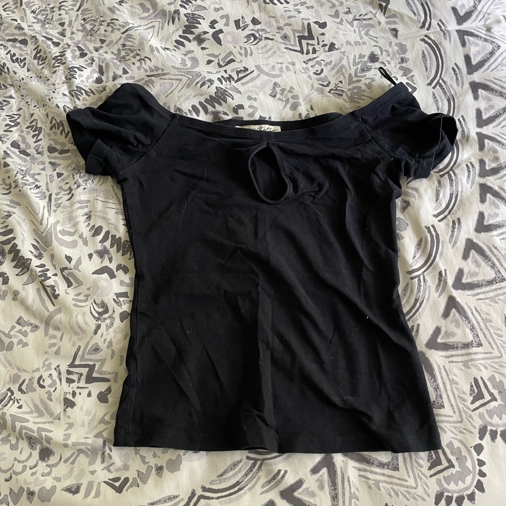Keyhole top
